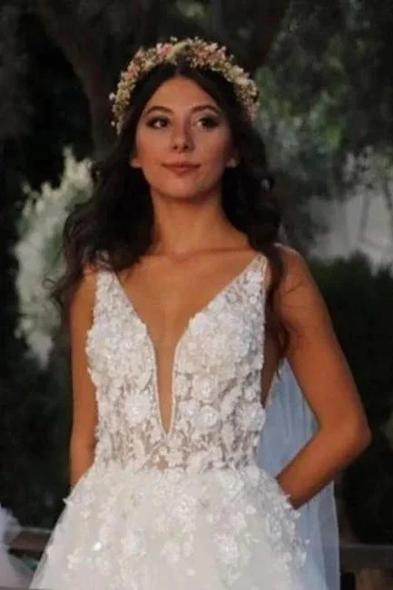 Beautiful Spaghetti Sleeveless A-Line Floor-Length Tulle Wedding Dresses with Chapel Train - Image 3
