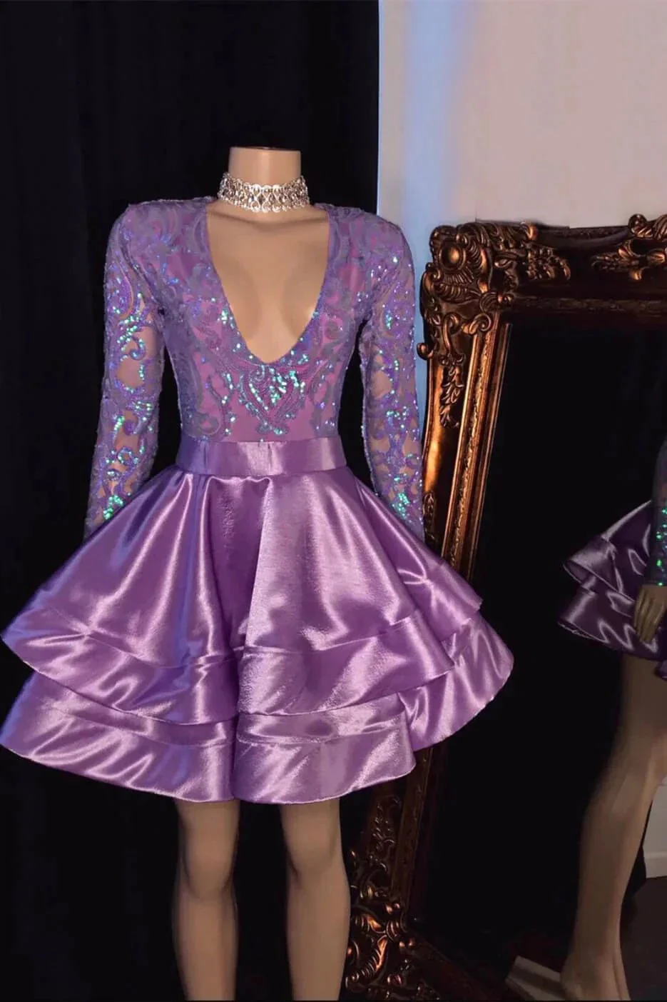 Beautiful V-neck Mini Prom Dress With Long Sleeves - Image 2