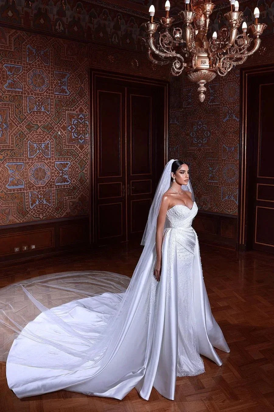 Beautiful White Sweetheart Beading Sleeveless Wedding Dress With Detachable Train - Image 2