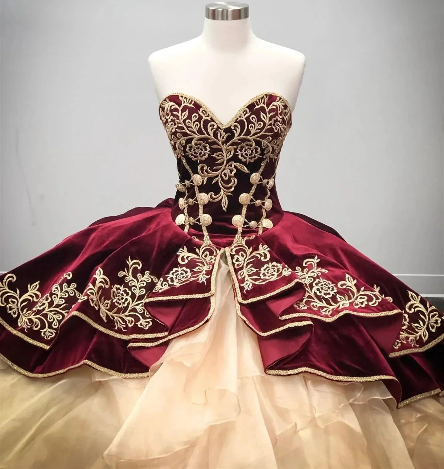 Best Long Ball Gown Sweetheart Organza Quinceanera Dress - Image 3