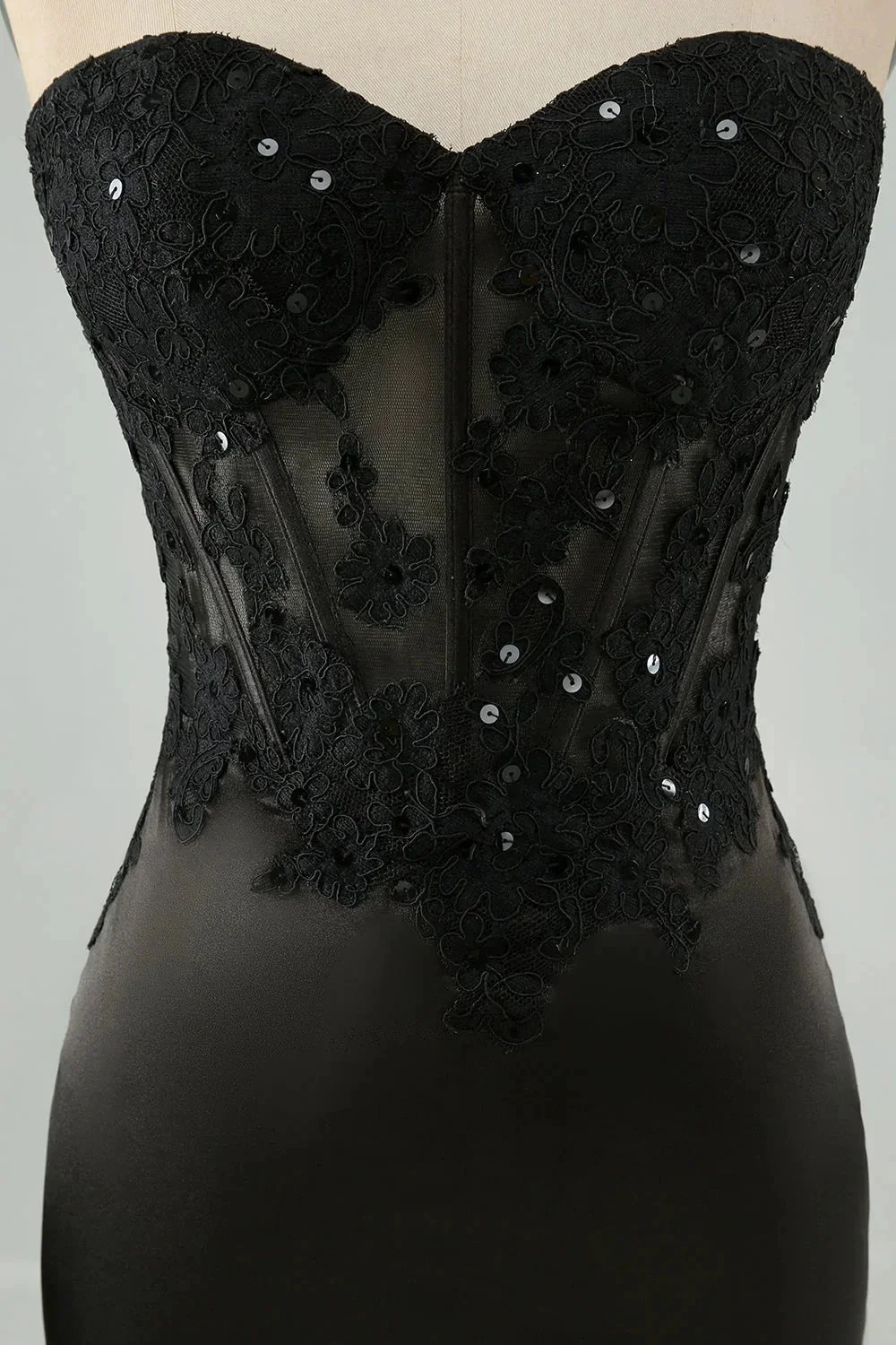 Black Bodycon Sweetheart Corset Short Homecoming Dress with Appliques - Image 7