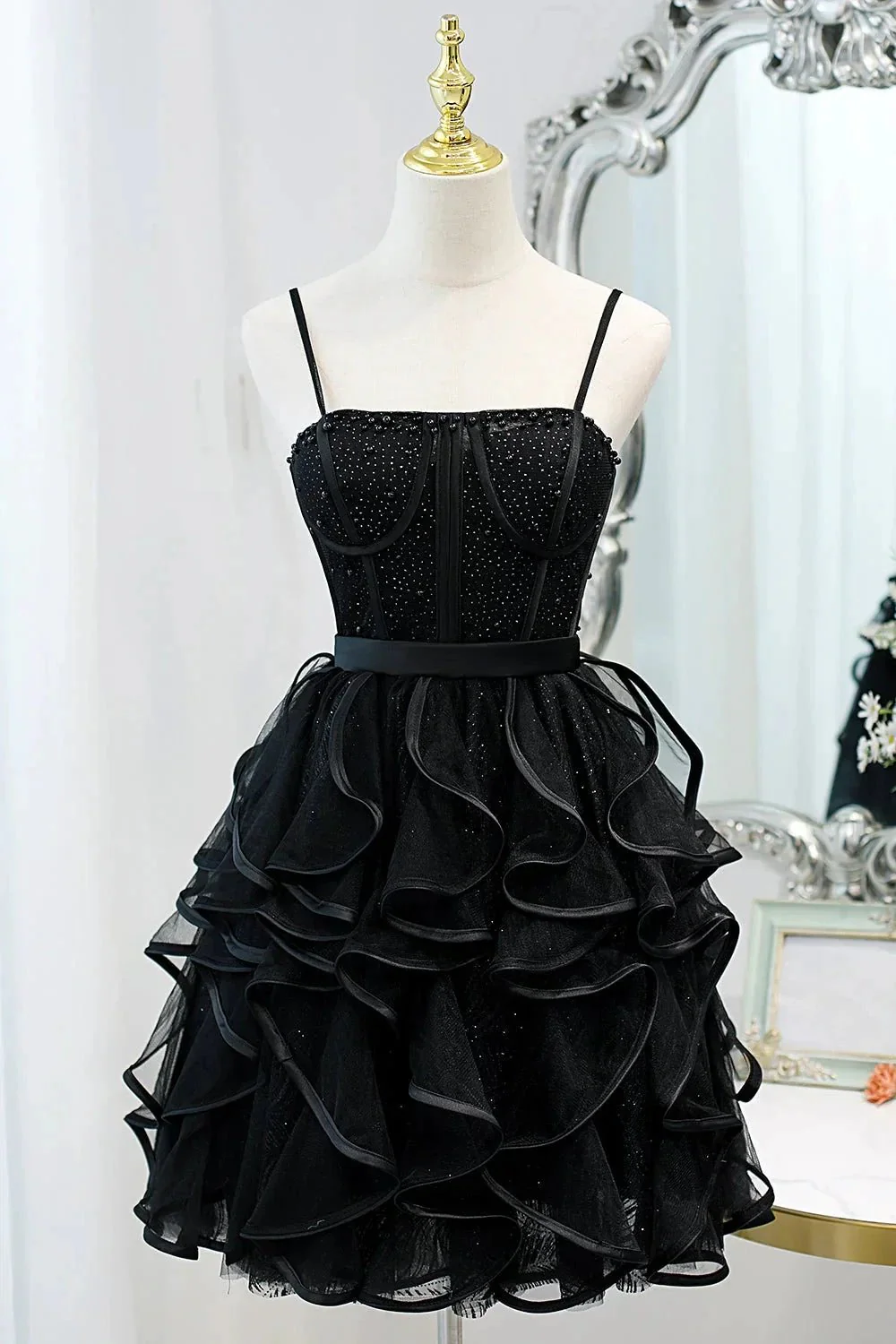 Black Sequins Spaghetti Straps Tulle Short Homecoming Dresses - Image 2