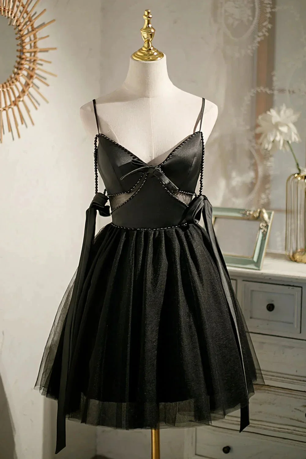 Black Sexy Sleeveless Beading Short Homecoming Dresses - Image 2