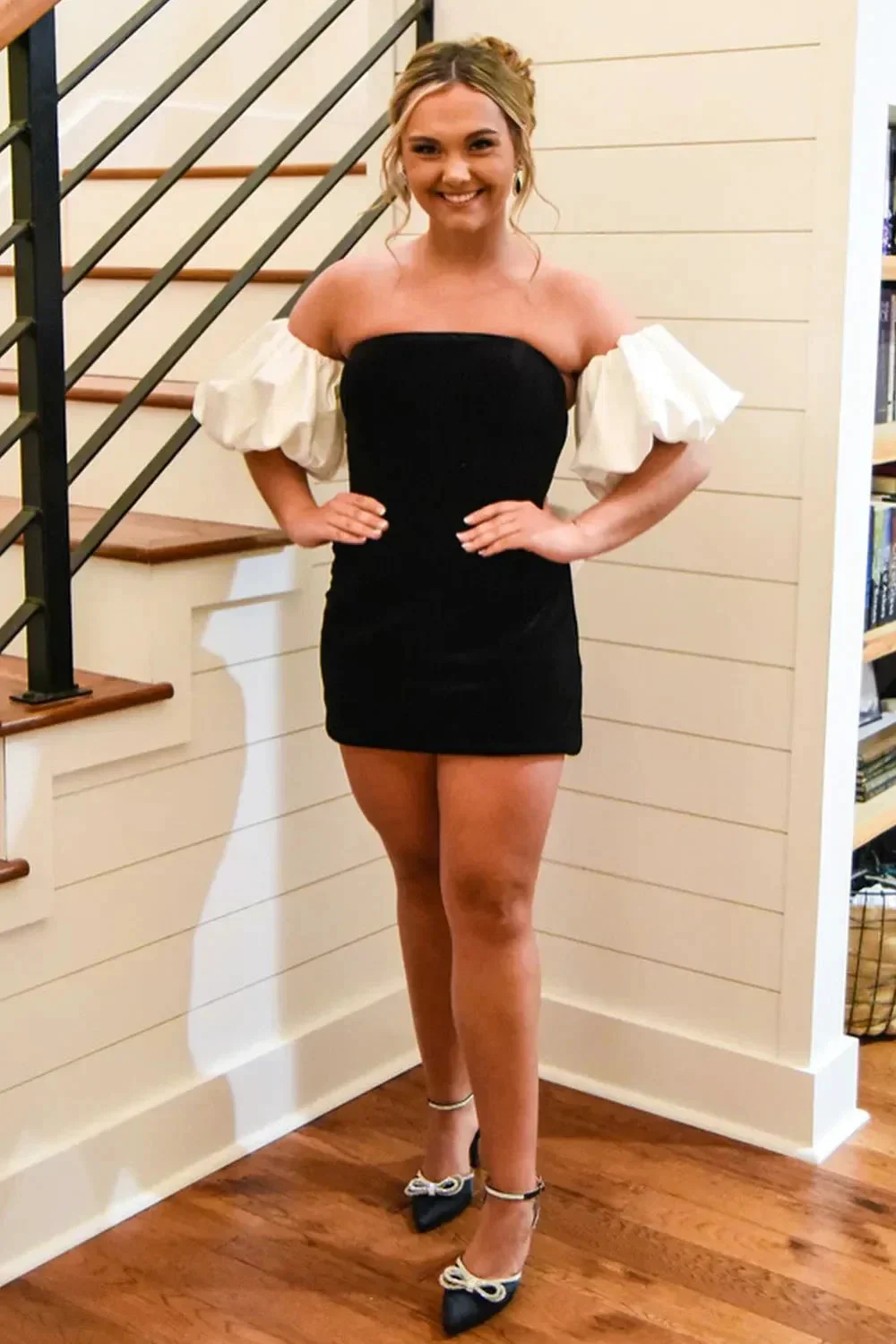 Black Strapless Puff Sleeves Bodycon Short Homecoming Dress with Bow - Image 3