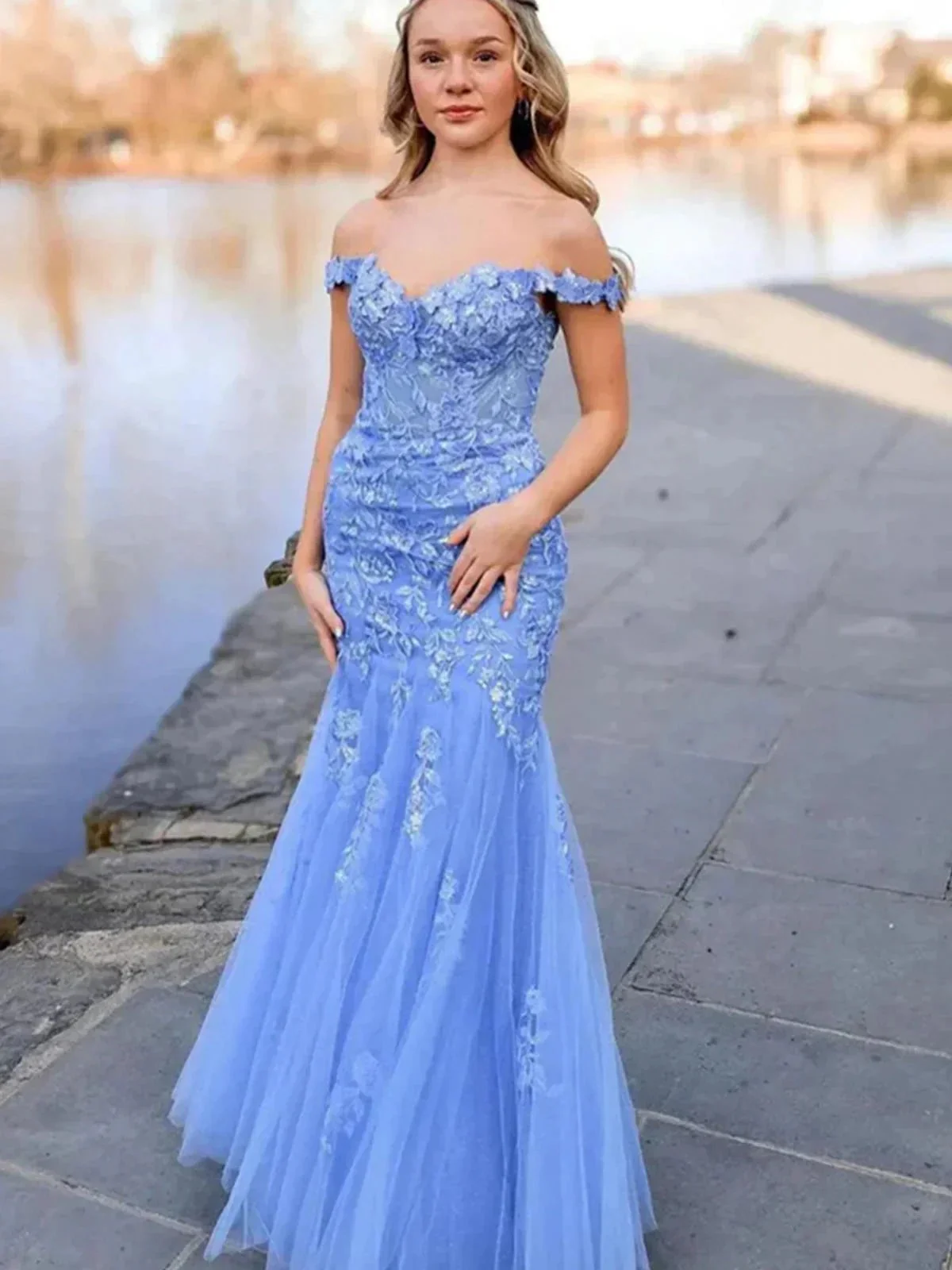 Blue Off the Shoulder Tulle Mermaid Prom Dresses with Appliques - Image 3