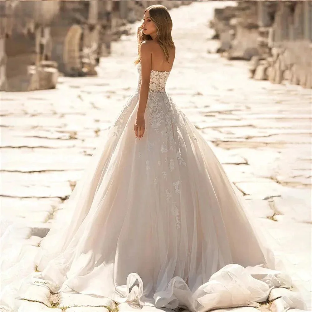 Boho Beach Strapless A Line Wedding Dresses for Women Sleeveless Bridal Lace Appliques Bride Gowns Backless Vestidos - Image 2