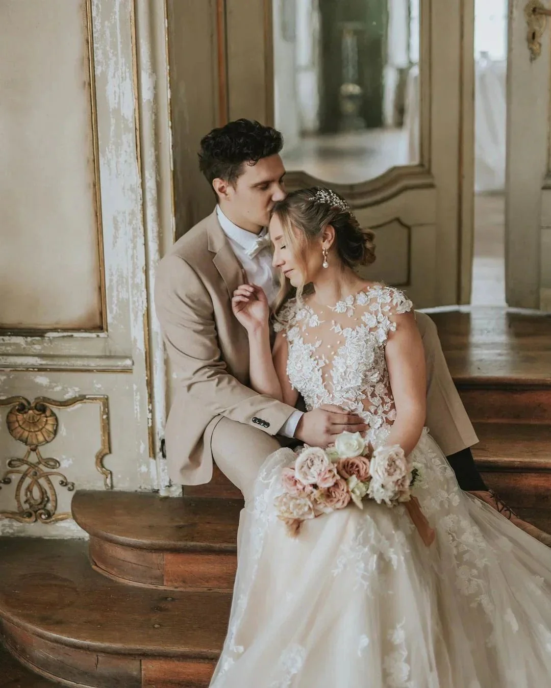 Boho Long A-line Tulle Wedding Dress with Lace Appliques - Image 3