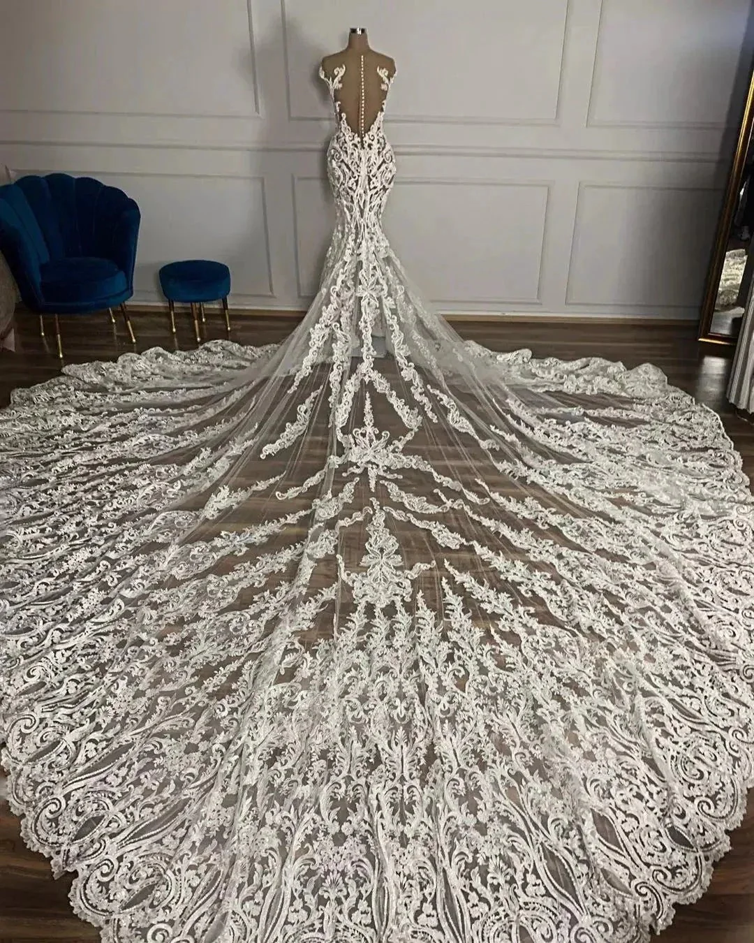 Luxury Mermaid Jewel Neck Tulle Long Beading Wedding Dress with Appliques Lace - Image 3