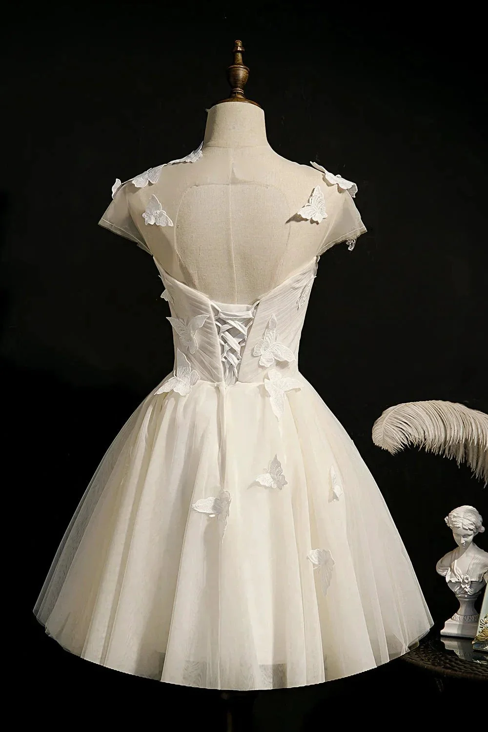 Champagne Lace Up Butterfly Appliques Tulle Homecoming Dresses - Image 5