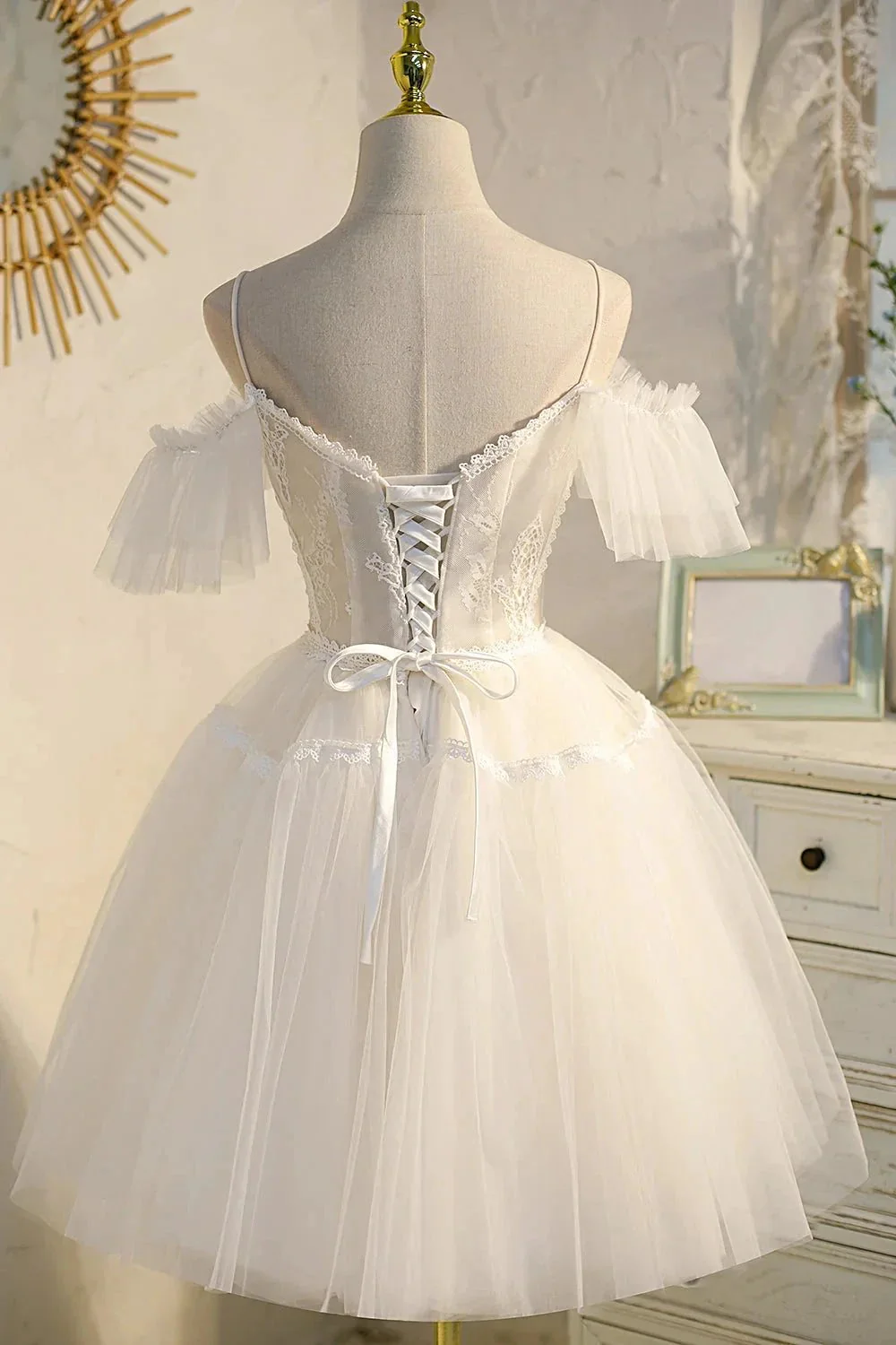 Champagne V Neck Spaghetti Straps Tulle Princess Homecoming Dresses - Image 3