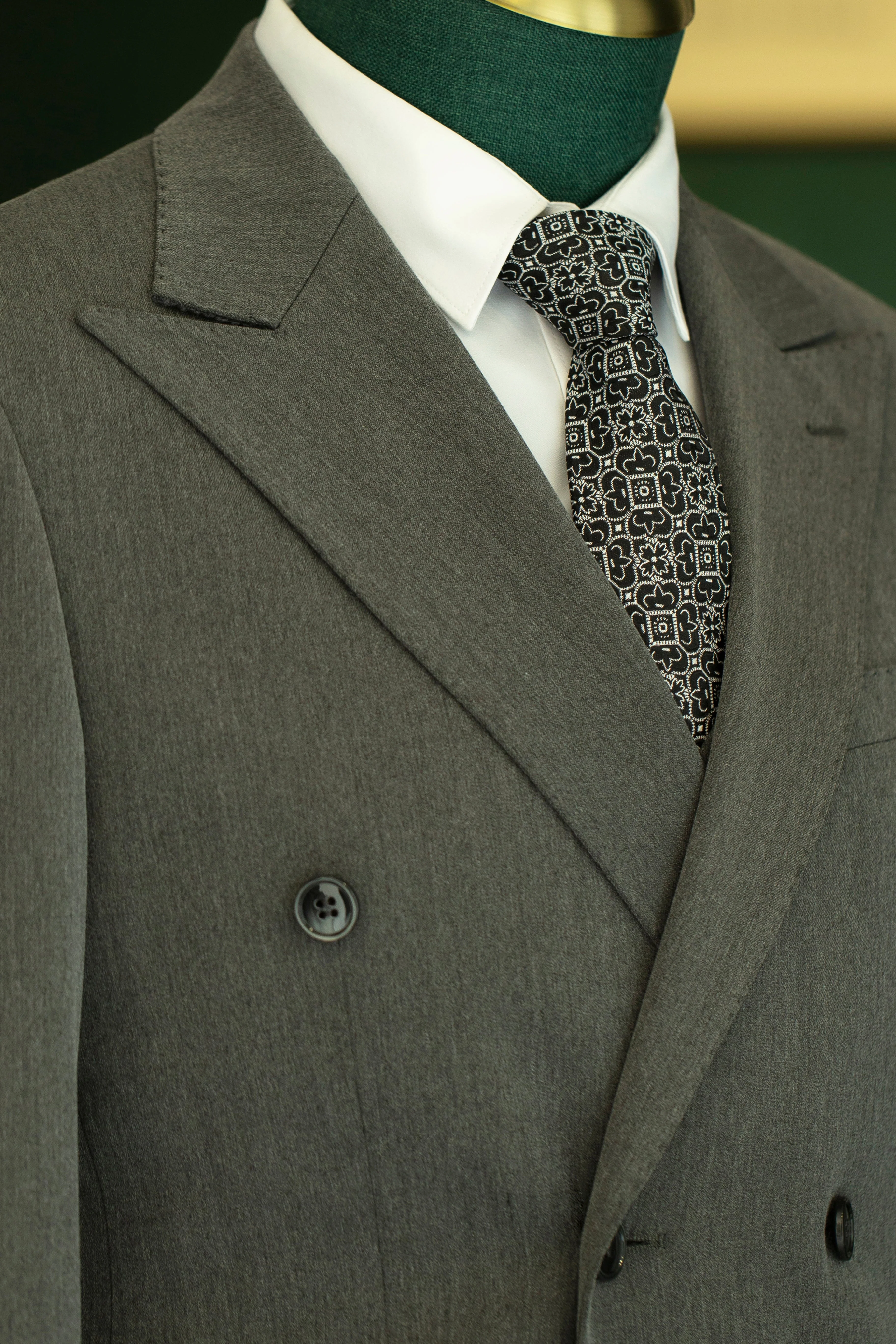 Charcoal Grey Wool Double Breasted 3 Piece Wedding Suit For Groom And Groomsmen - Image 2