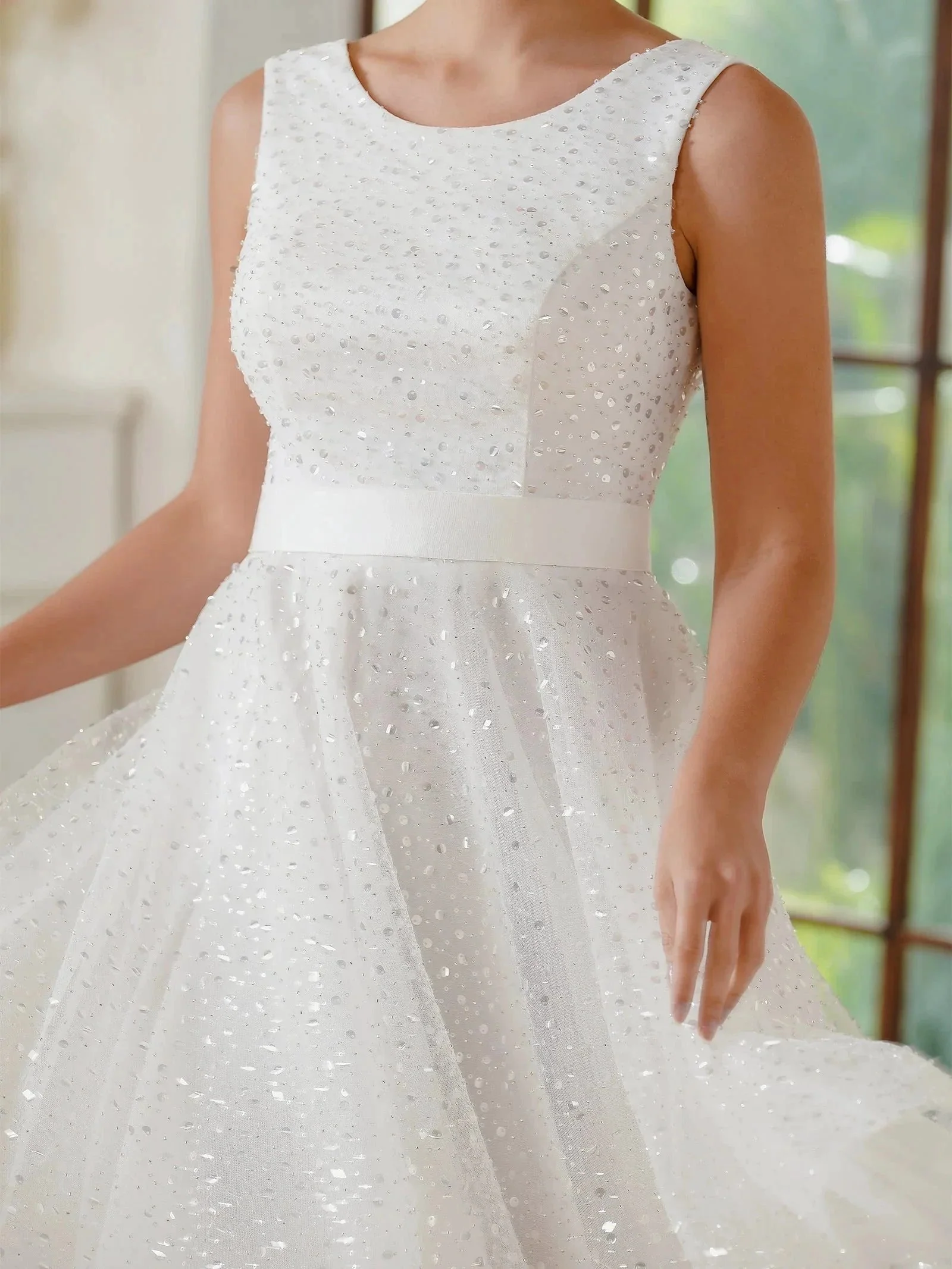 Charming A-Line Tulle Polyester Scoop Sleeveless Off White Prom Dresses With Sequined - Image 2