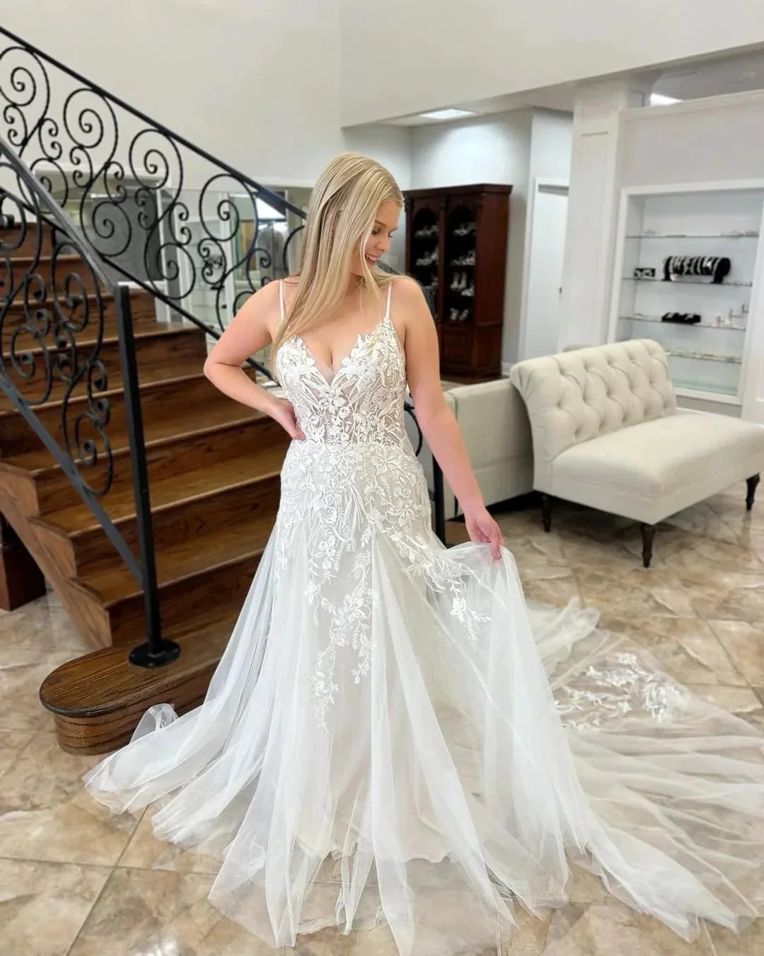 Charming A-line V-neck Sleeveless Appliques Lace Train Wedding Dress - Image 2
