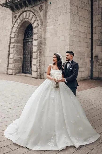 Charming Ball Gown Lace Square Sleeveless White Wedding Dresses With Appliques - Image 4