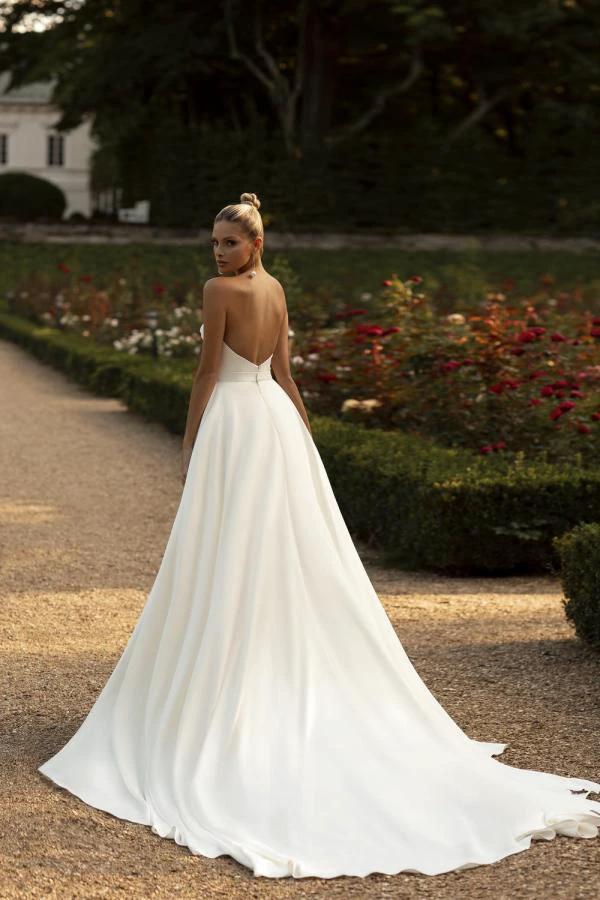 Charming Ivory Long Mermaid Sweetheart Satin Wedding Dresses with Slit - Image 2