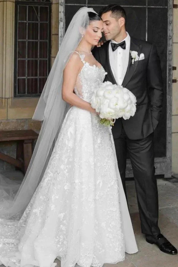 Charming Long Ivory Sleeveless Lace Wedding Dress with Detachable Train - Image 4