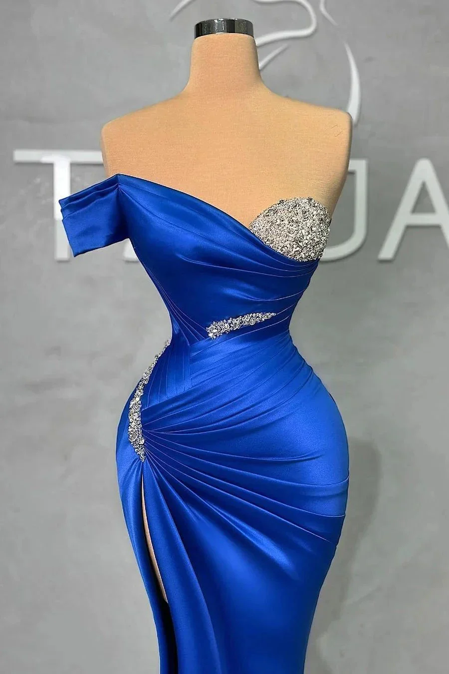 Charming Long Sweetheart Split Mermaid Prom Dress With Beading - Image 2