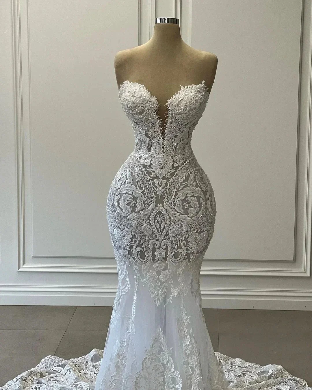 Charming Long White Sweetheart Mermaid Lace Sleeveless Wedding Dress - Image 2