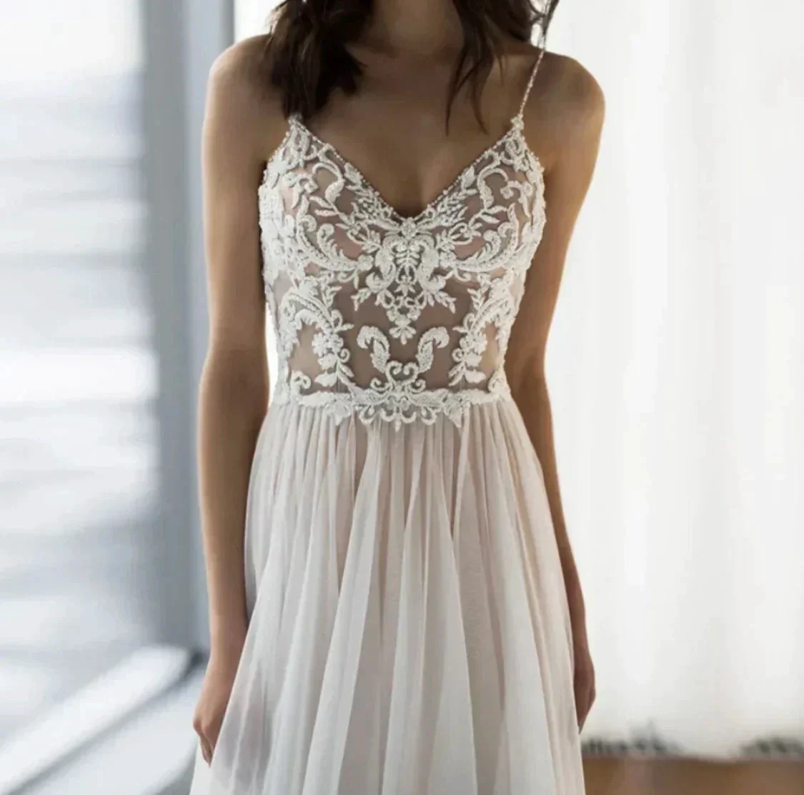 Charming Spaghetti Straps V Neck Wedding Dresses Lace Appliques Backless Tulle A Line Bridal Gowns Sweep Train Robe - Image 4
