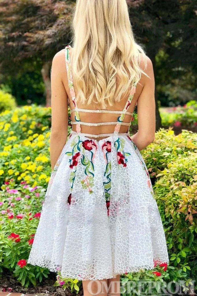 Charming V Neck Lace Short Prom Dresses with Embroidery - Image 3