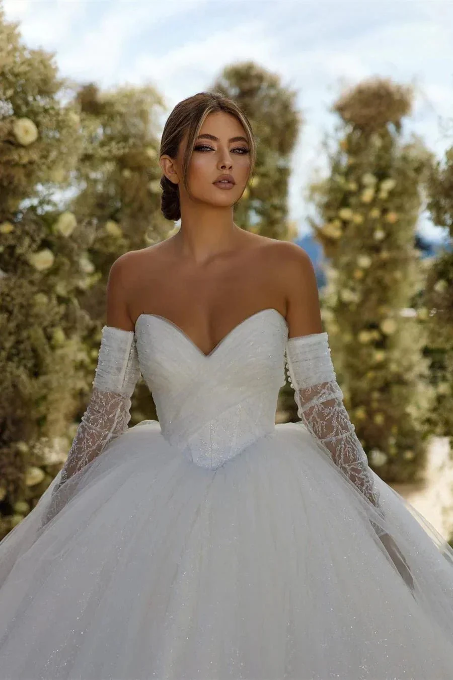 Charming V-neck Sleevless Glitter A-line Wedding Dress With Train - Image 3