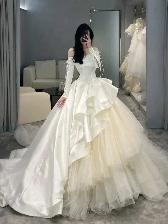 Chic A-line Long Sleeves Wedding Dress,Bridal Gown Y6789 - Image 2