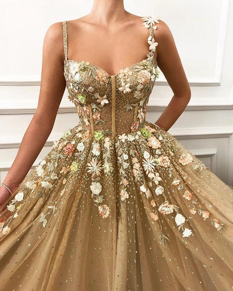 Chic A-line Spaghetti Straps Appliques Lace Long Prom Dress - Image 2