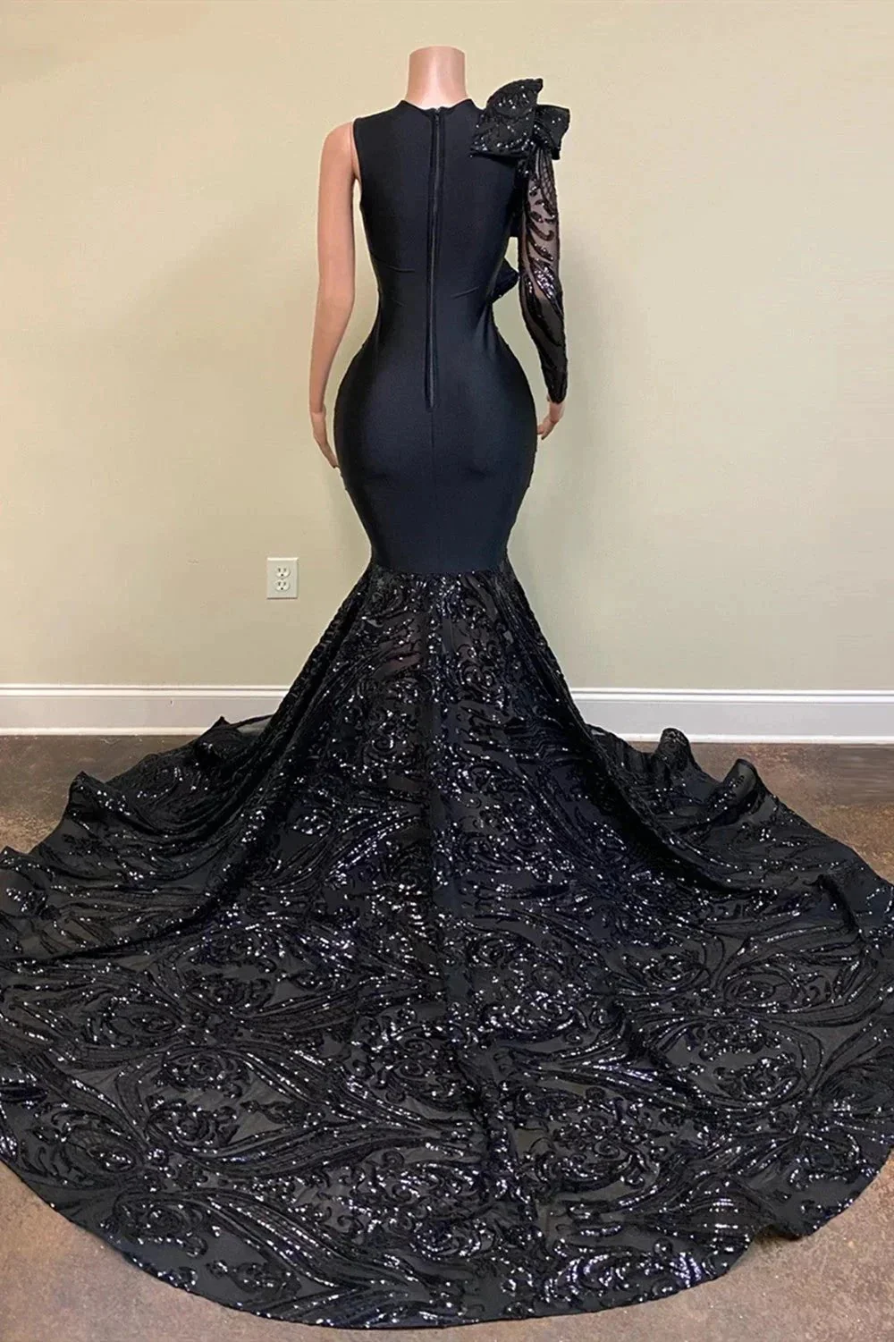 Chic Black Long Sleeve Asymmetrical Floor Length Mermaid Prom Dress - Image 2