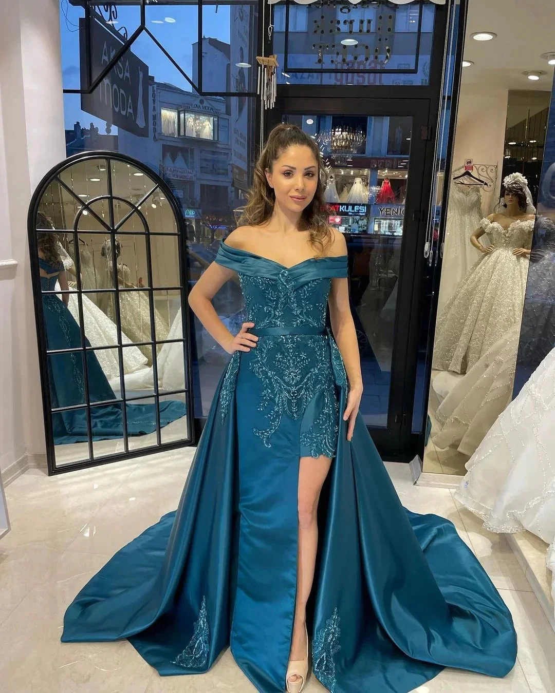 Chic Floor Length Sweetheart Off-The-Shoulder Sheath Ribbon Prom Dress with Appliques - Image 5
