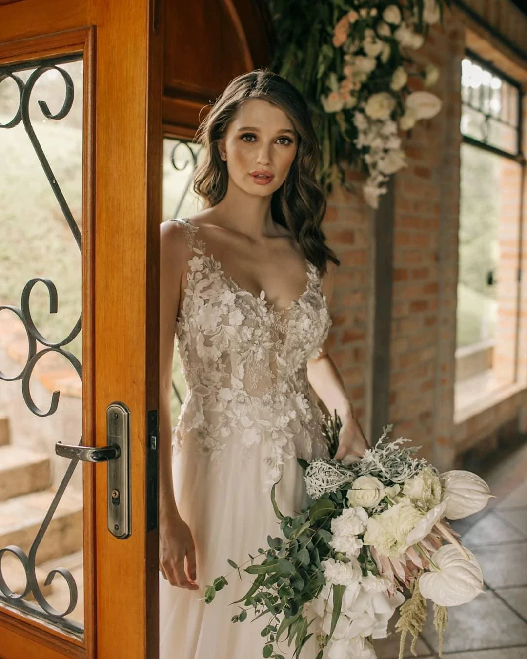 Chic Long A-line Sleeveless Flowers Backless Wedding Dress With Lace - Image 5