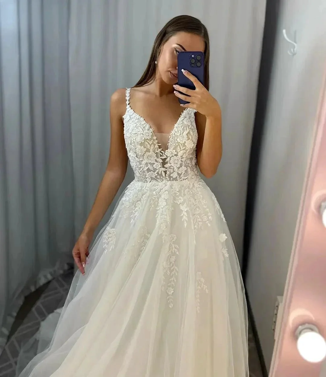 Chic Long Ivory A-line V-neck Tulle Sleeveless Wedding Dress With Lace - Image 2
