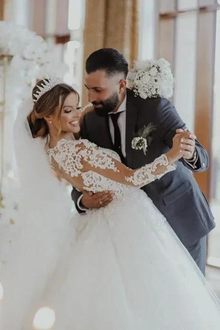 Chic Long White A-line Lace Tulle Wedding Dress with Long Sleeves - Image 6