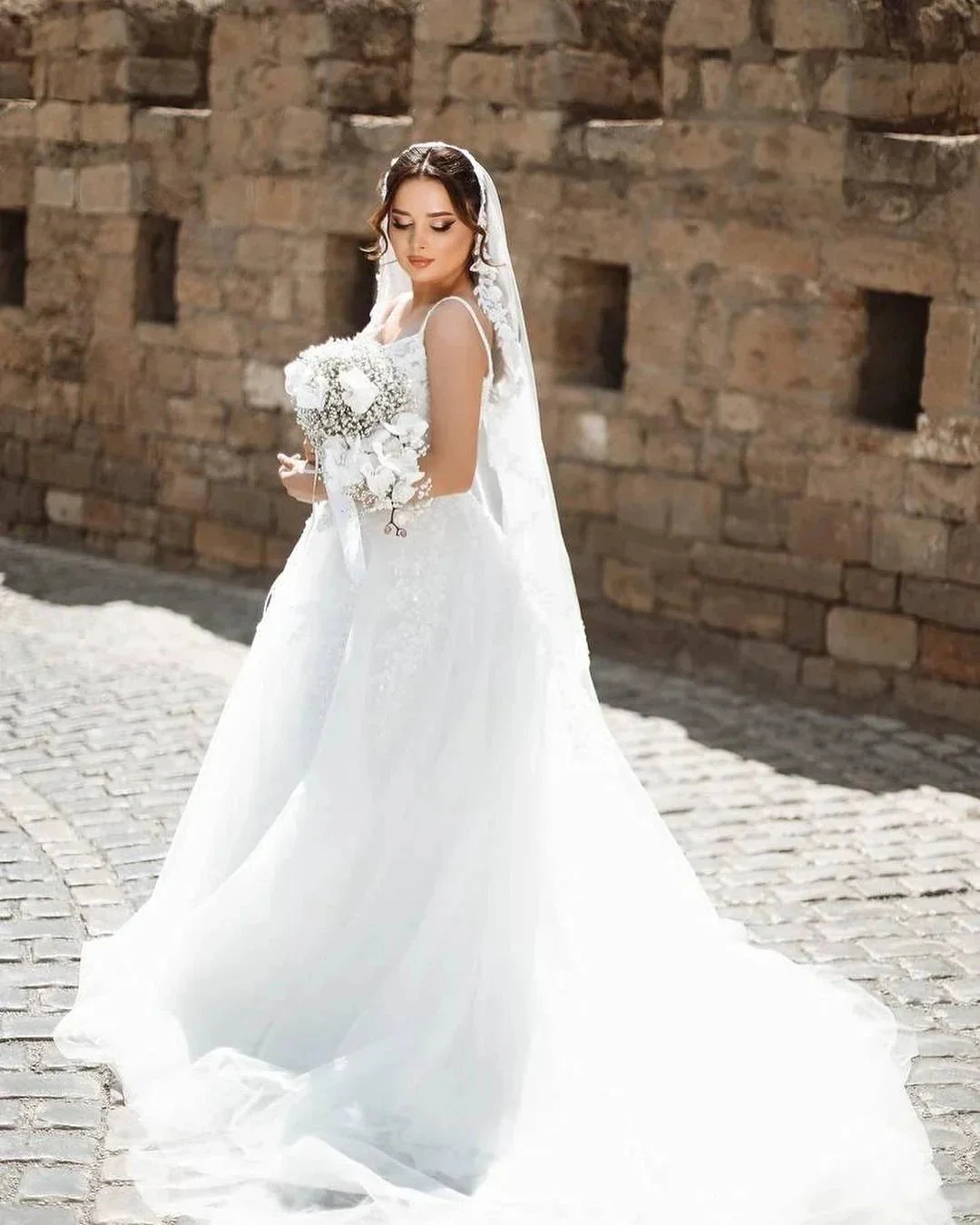 Chic Long White A-line Spaghetti Straps Lace Sleeveless Wedding Dress - Image 3