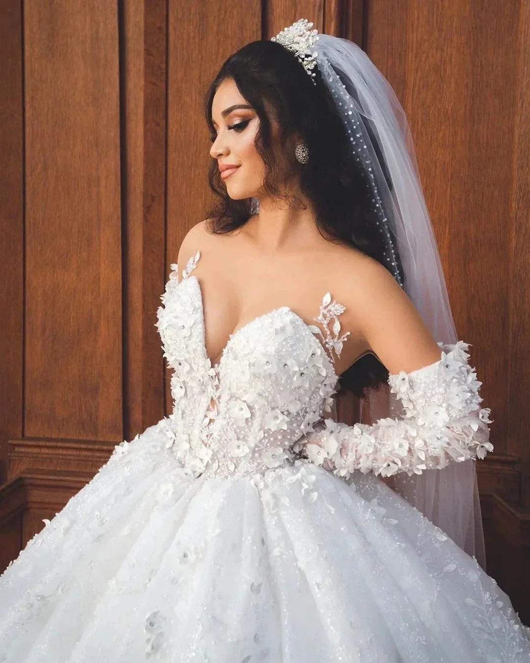 Chic Long White V-neck A-line Appliques Wedding Dress With Sleeves And Train - Image 5