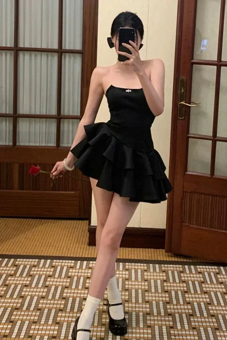 Chic Strapless Black Satin Short Prom Dress Layered Homecoming Dress Graduation Dress Y7622 - Image 3