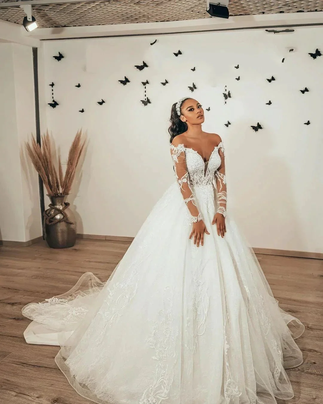 Classy Long A-Line Sweetheart Appliques Lace Tulle Wedding Dress with Sleeves - Image 2