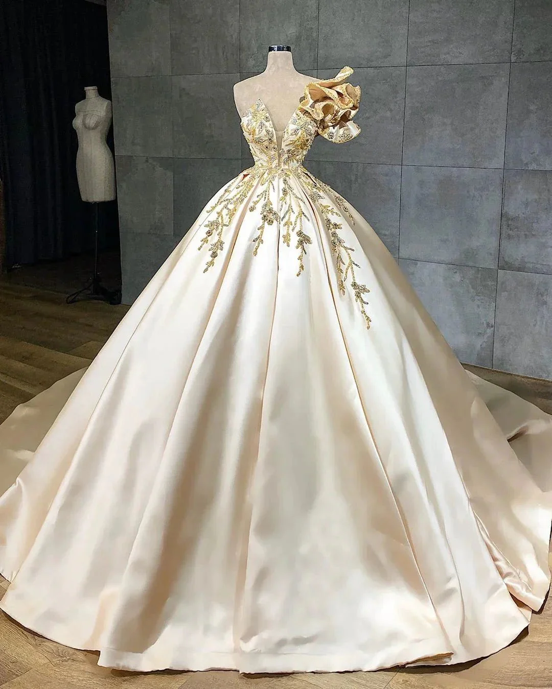 Classy Long A-Line Sweetheart Crystal Satin Ruffles Wedding Dress - Image 2