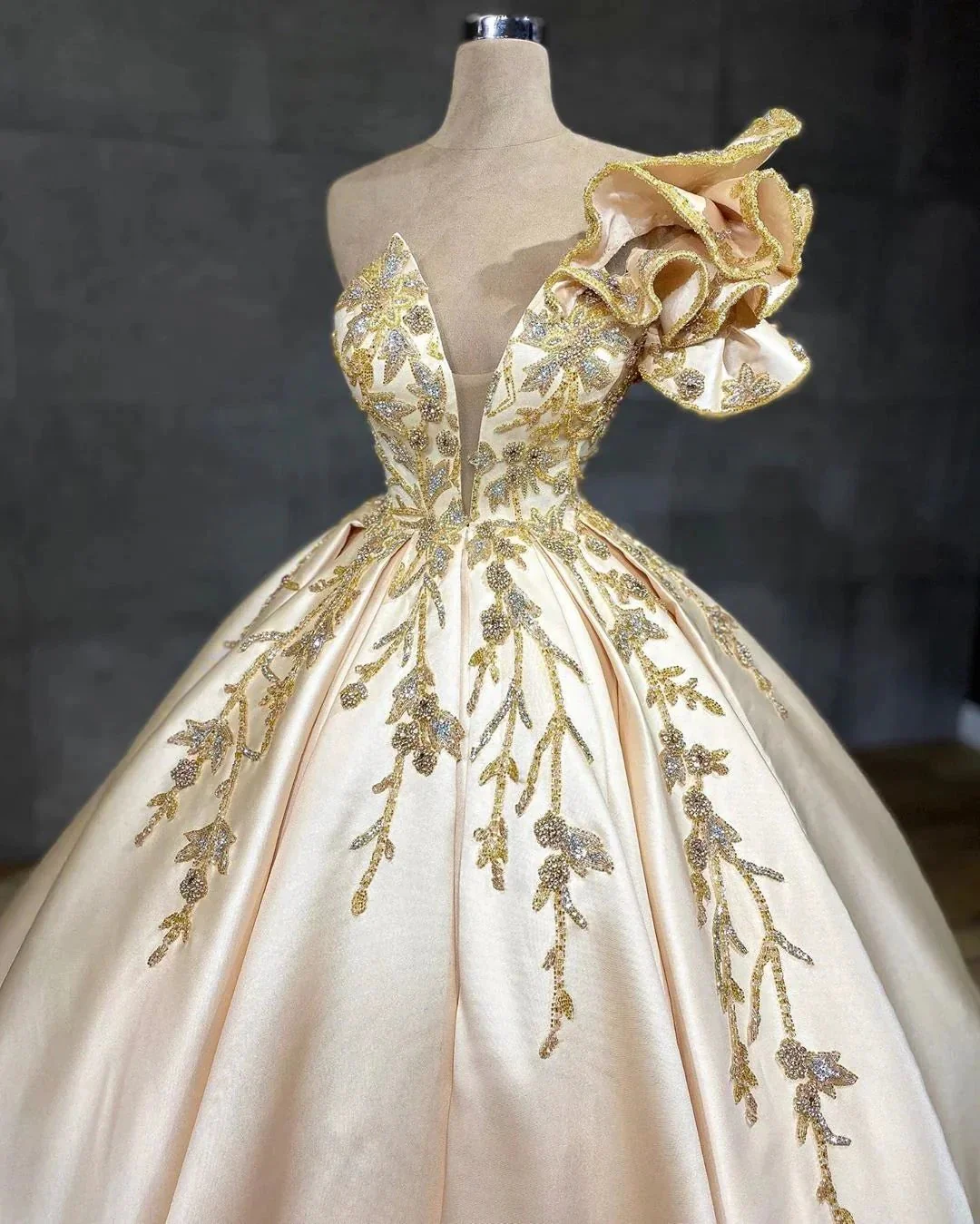 Classy Long A-Line Sweetheart Crystal Satin Ruffles Wedding Dress - Image 3