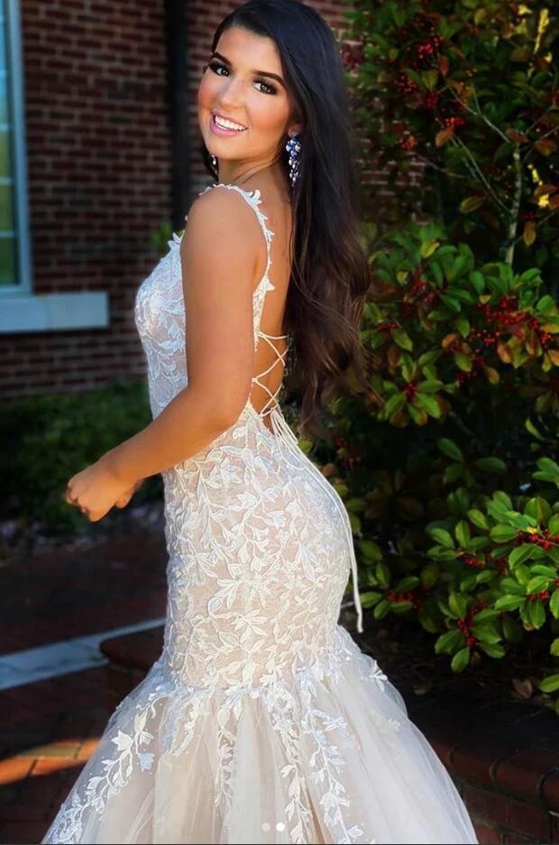 Classy Long Mermaid Backless Appliques Lace Tulle Prom Dress - Image 3