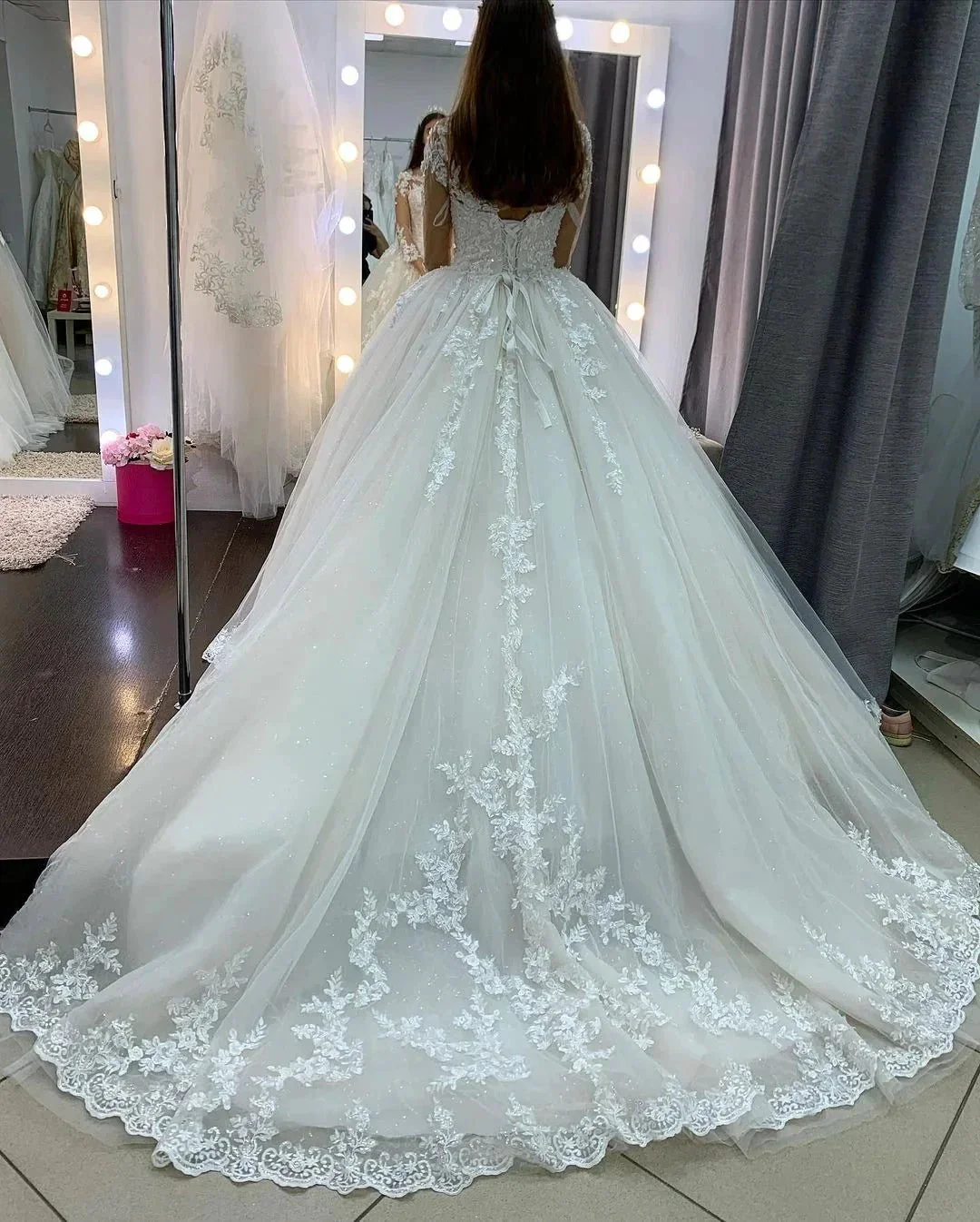 Classy Long Princess Appliques Lace Tulle Wedding Dress with Sleeves - Image 4