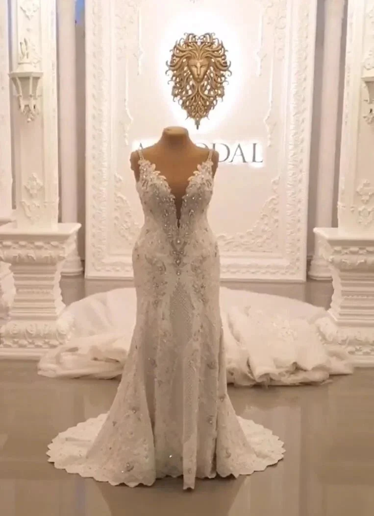 Classy Long Sweetheart Spaghetti Straps Appliques Lace Crystal Backless Wedding Dress - Image 5