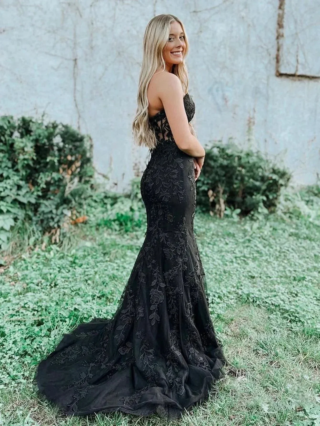 Evie |Mermaid Sweetheart Neck Lace Long Prom Dress With Appliques - Image 10
