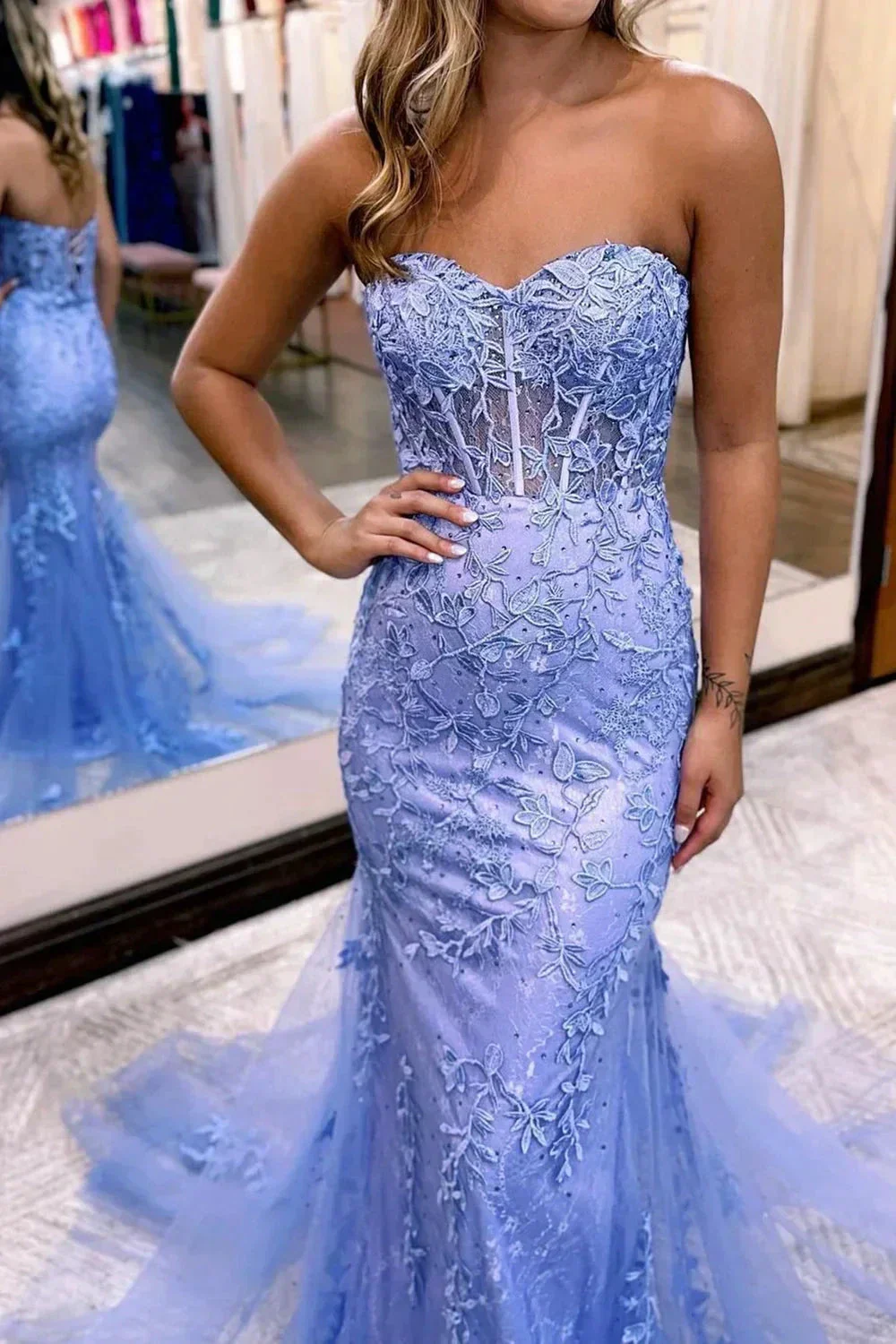 Evie |Mermaid Sweetheart Neck Lace Long Prom Dress With Appliques - Image 3