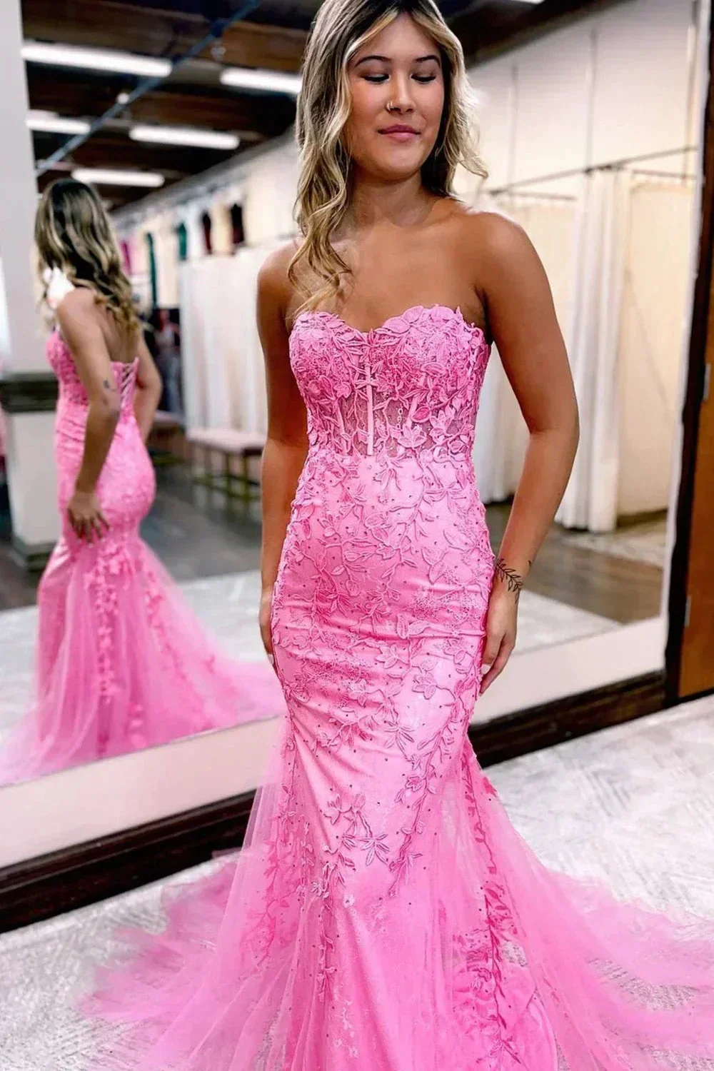 Evie |Mermaid Sweetheart Neck Lace Long Prom Dress With Appliques - Image 4