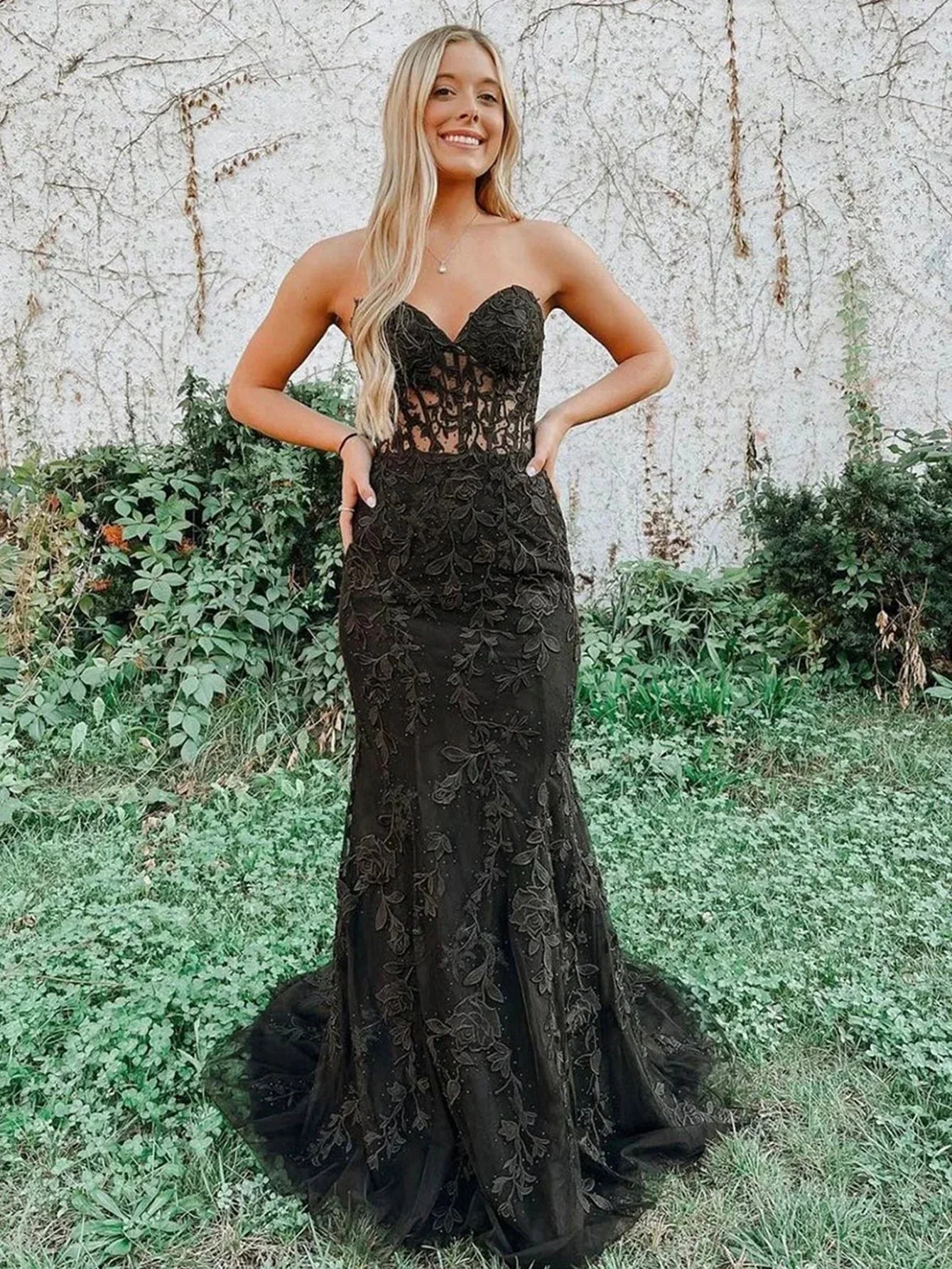 Evie |Mermaid Sweetheart Neck Lace Long Prom Dress With Appliques - Image 9