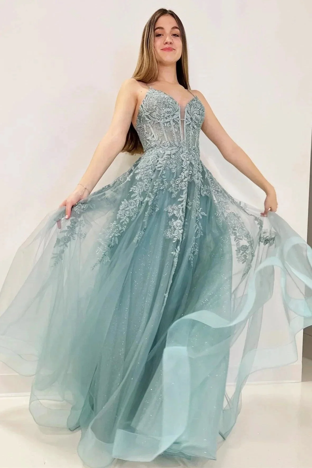 Cozy | Tulle Appliques Lace-Up A-Line Long Prom Dress - Image 3