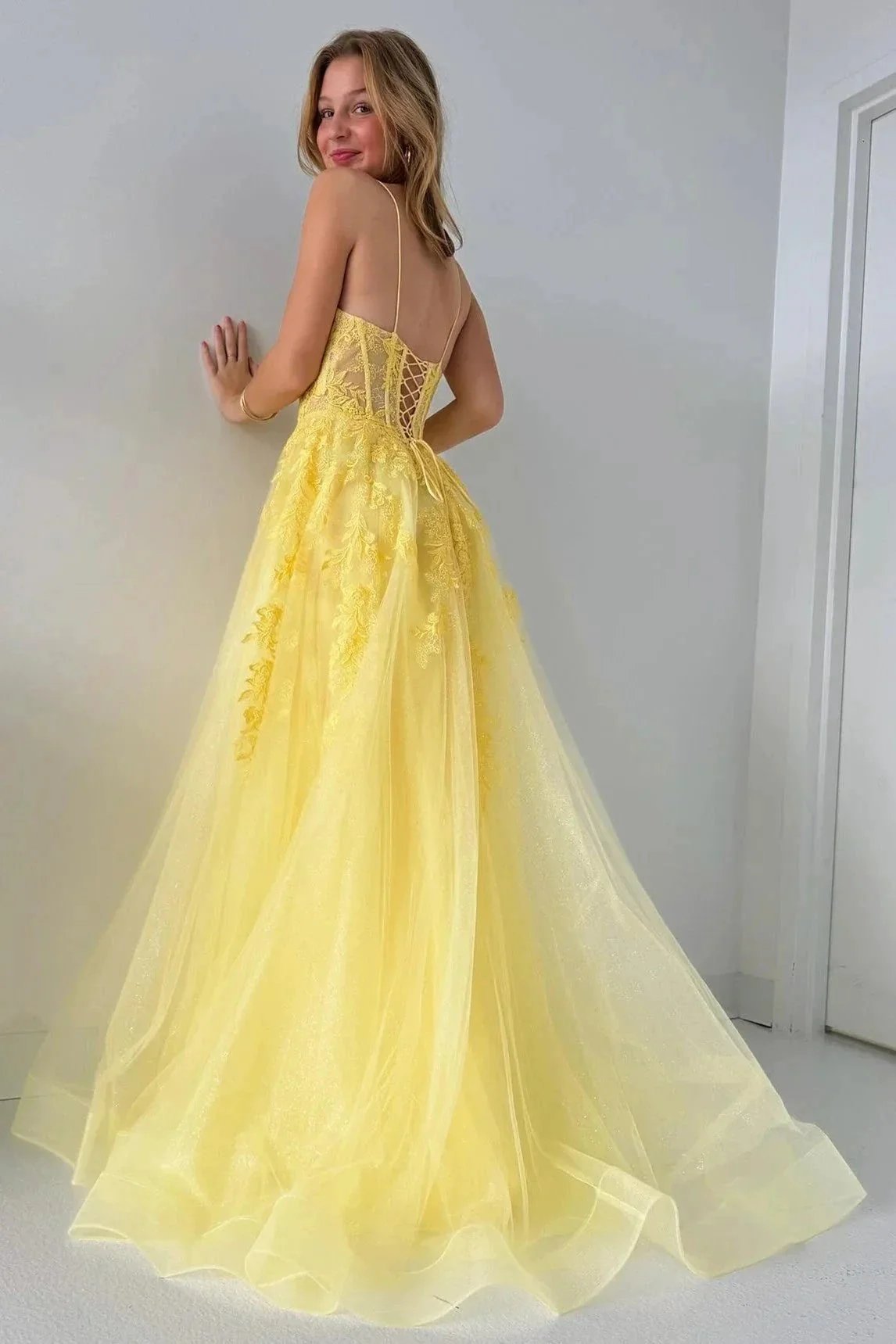 Cozy | Tulle Appliques Lace-Up A-Line Long Prom Dress - Image 6