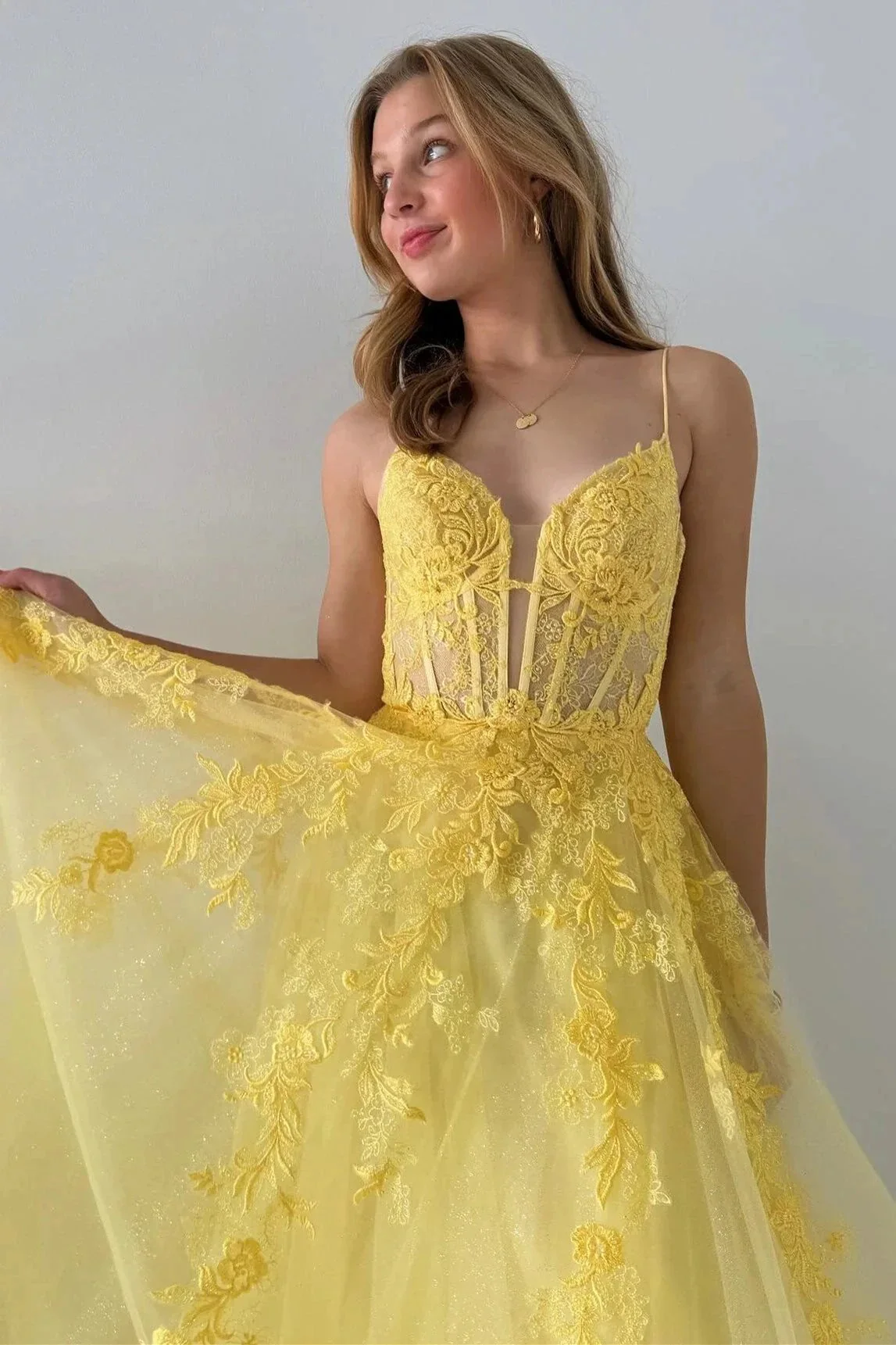 Cozy | Tulle Appliques Lace-Up A-Line Long Prom Dress - Image 8
