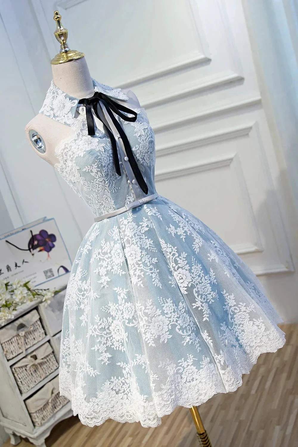 Cute Halter Homecoming Dresses with Lace Appliques - Image 2