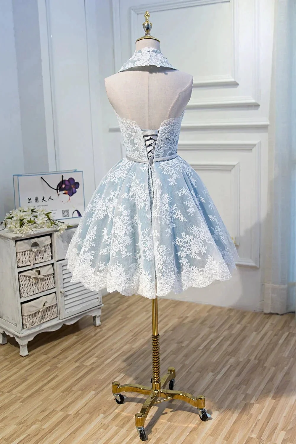 Cute Halter Homecoming Dresses with Lace Appliques - Image 3